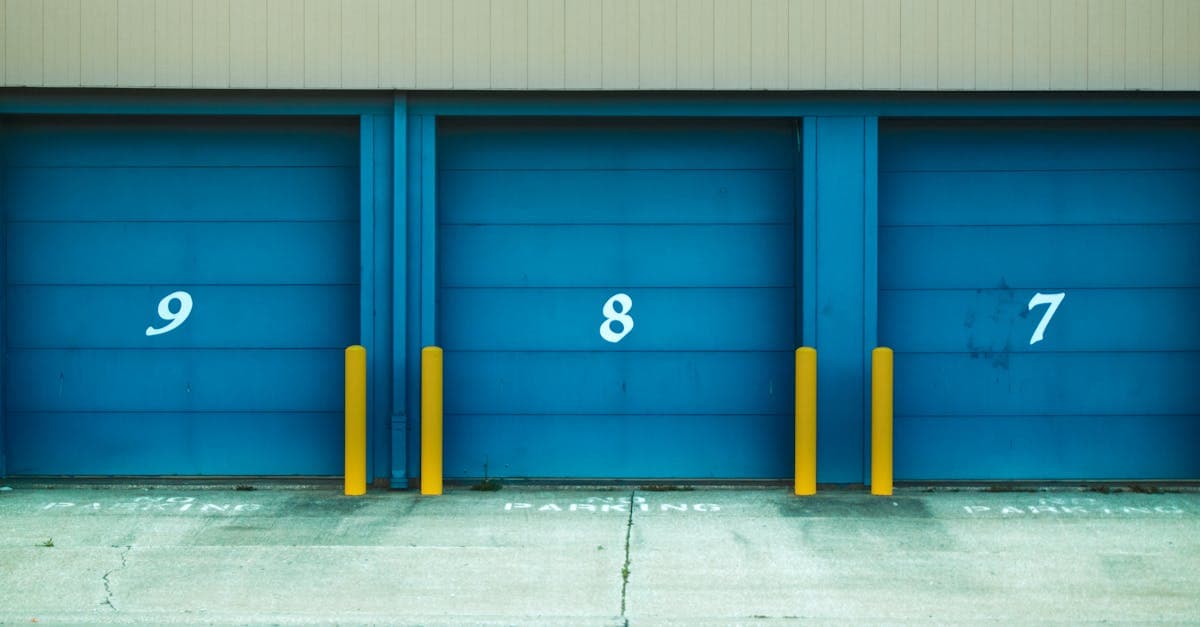 Cover Image for Space Savers: Discover the Benefits of Renting Storage Units Today